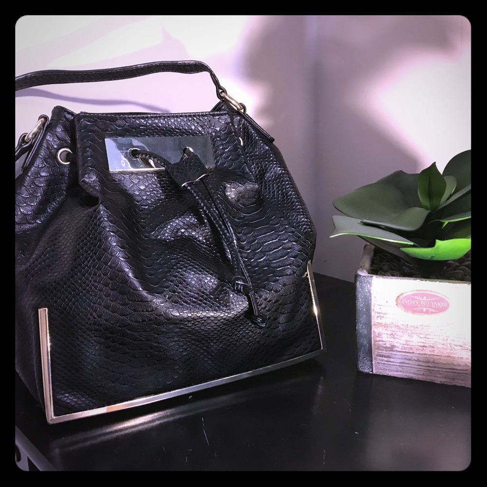 Alldo purse